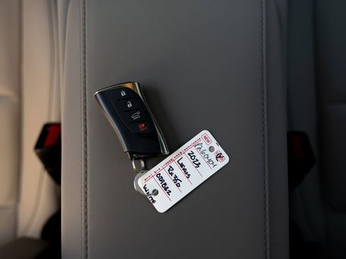 Used 2023 Lexus RX 350 Premium w/ Accessory Package AWD/4WD image 30