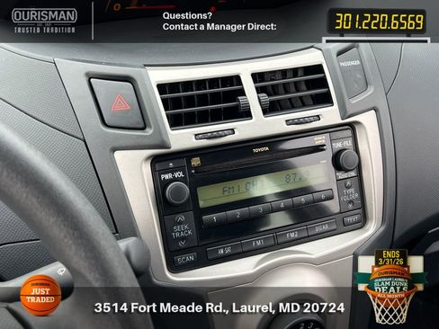 Used 2010 Toyota Yaris 2-Door Hatchback image 24