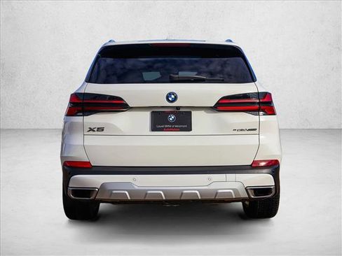 Used 2024 BMW X5 xDrive50e image 6