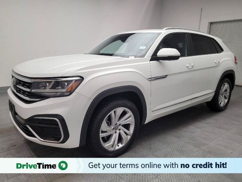 Used 2021 Volkswagen Atlas Cross Sport SE w/ Panoramic Sunroof Package FWD image 1