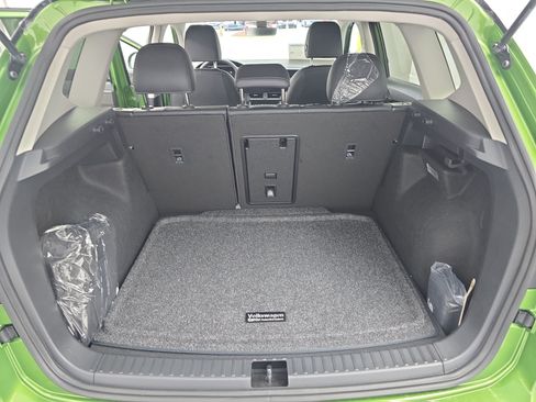 New 2026 Volkswagen Taos SE AWD/4WD image 12