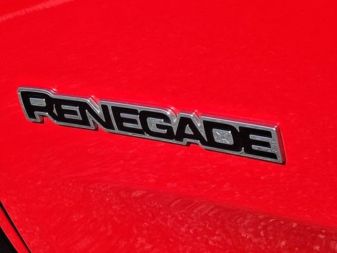 Certified 2023 Jeep Renegade Latitude image 30