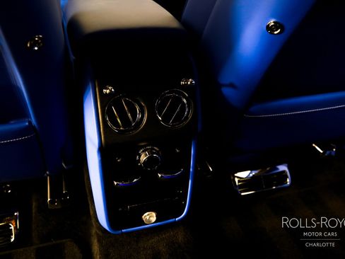 Used 2024 Rolls-Royce Cullinan Black Badge image 22