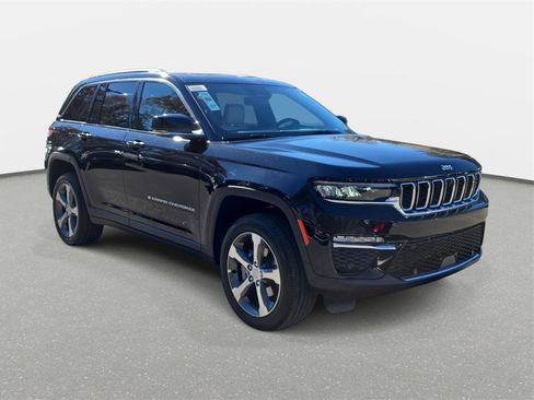 New 2025 Jeep Grand Cherokee Limited image 3