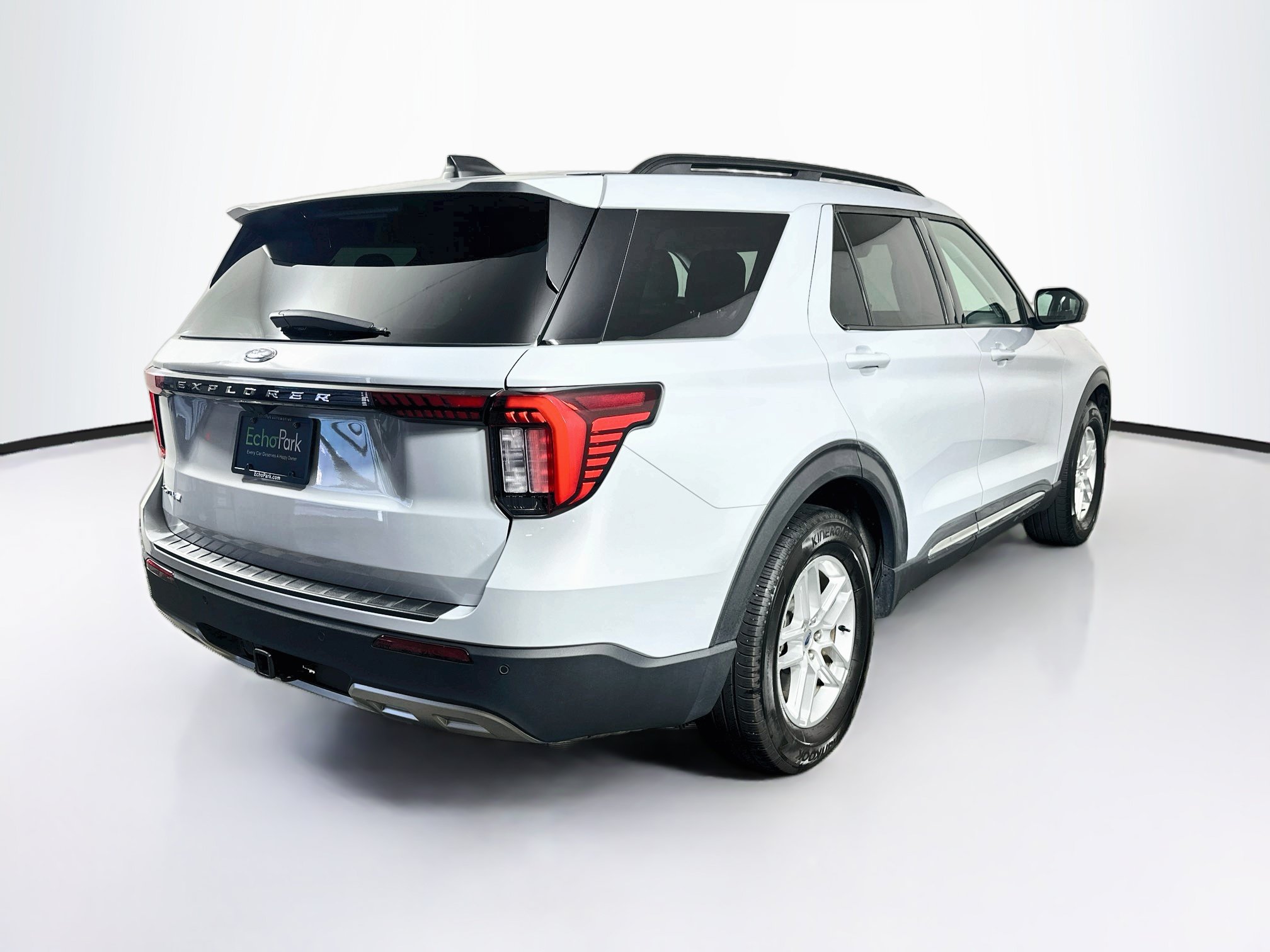 Used 2025 Ford Explorer Active w/ Active Comfort Package RWD image 9