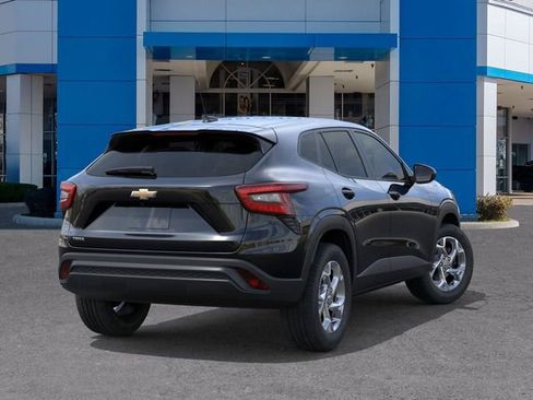 New 2026 Chevrolet Trax LS image 4