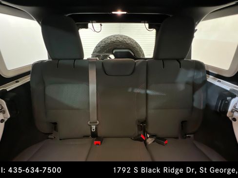 Used 2019 Jeep Wrangler Unlimited Rubicon w/ Cold Weather Group AWD/4WD image 25