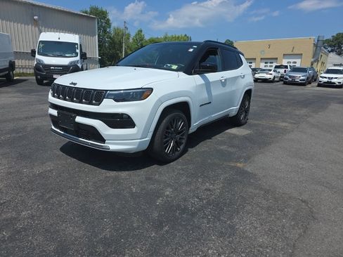Used 2024 Jeep Compass Limited w/ High Altitude Package AWD/4WD image 2