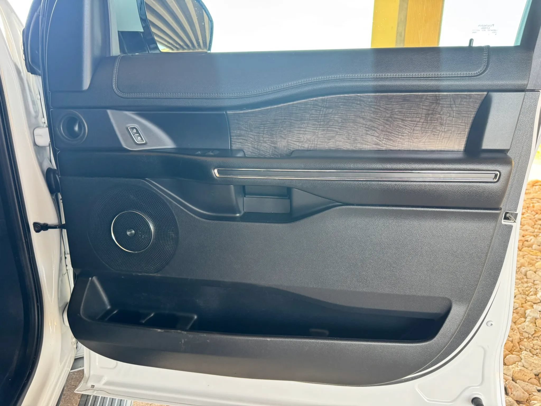 Used 2021 Ford Expedition Max Limited RWD image 28