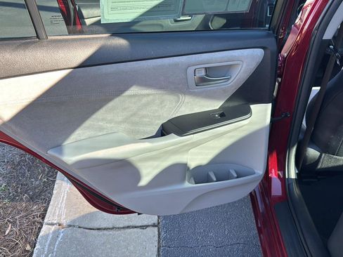 Used 2016 Toyota Camry XSE image 15