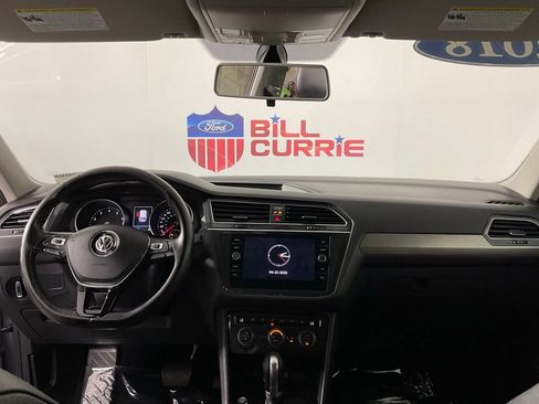 Used 2018 Volkswagen Tiguan SE FWD image 18