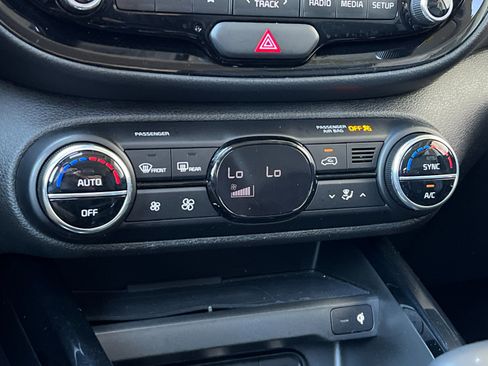Used 2024 Kia Soul GT-Line FWD image 21