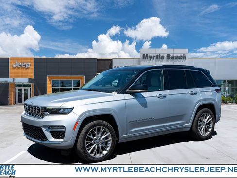 Certified 2022 Jeep Grand Cherokee Summit w/ Luxury Tech Group V AWD/4WD image 1