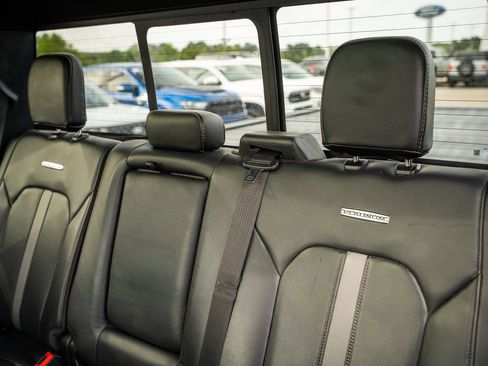 Certified 2019 Ford F250 Platinum w/ Platinum Ultimate Package AWD/4WD image 28