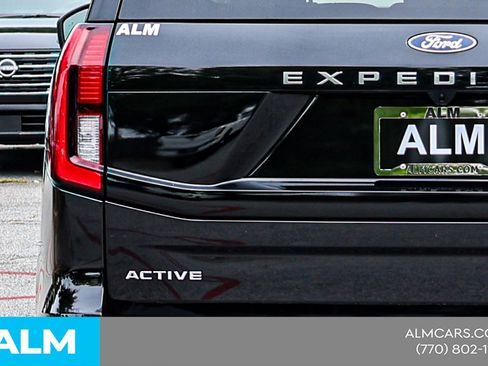 Used 2025 Ford Expedition Active AWD/4WD image 14