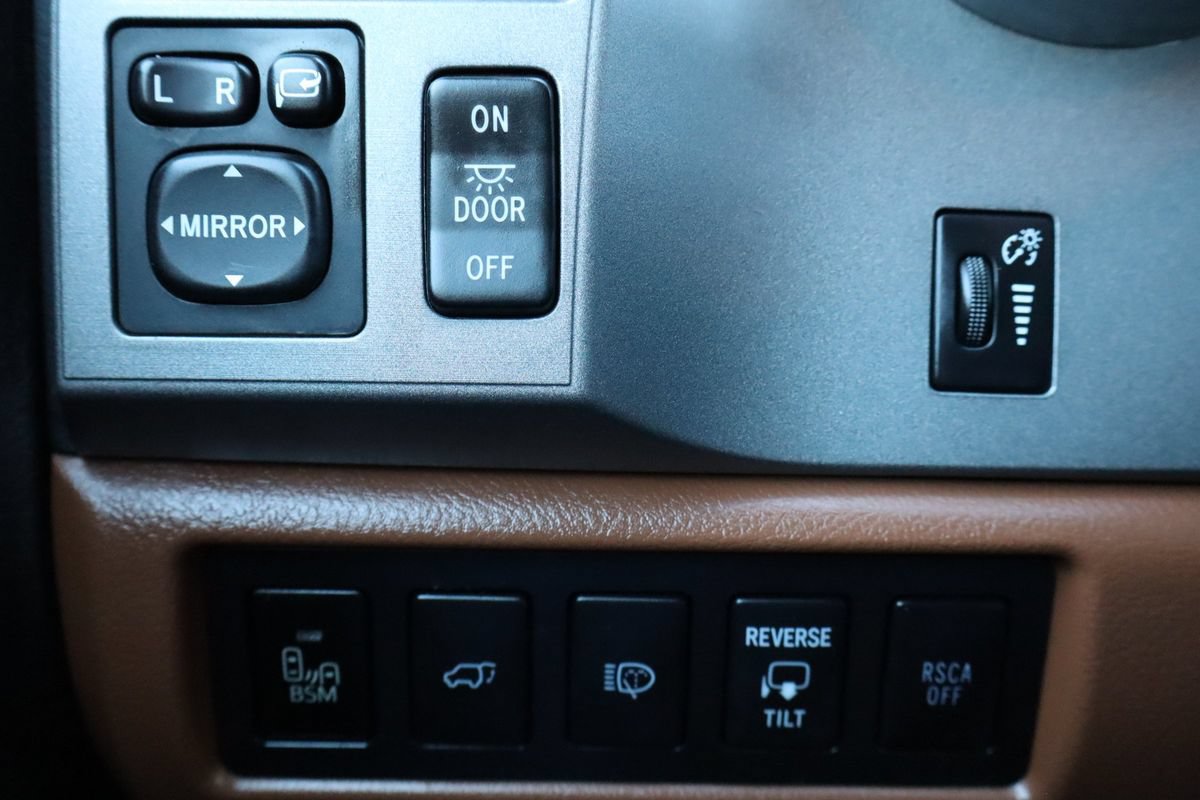 Used 2013 Toyota Sequoia Platinum AWD/4WD image 31