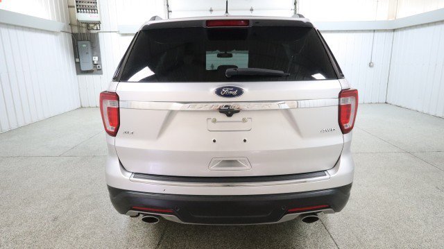 Used 2018 Ford Explorer XLT w/ Equipment Group 201A AWD/4WD image 8