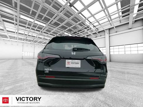 Used 2023 Honda HR-V LX image 4