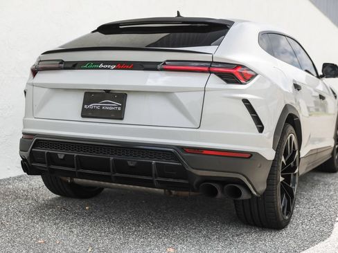 Used 2020 Lamborghini Urus AWD/4WD image 10