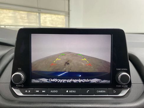 Used 2024 Nissan Rogue SV image 25