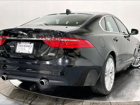 Used 2016 Jaguar XF Prestige image 2