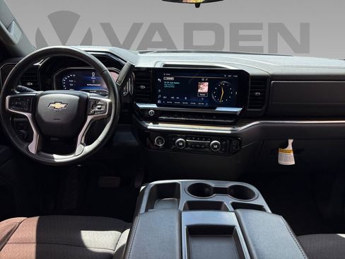 Used 2023 Chevrolet Silverado 1500 LT AWD/4WD image 3