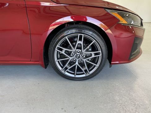 Certified 2024 Nissan Altima 2.0 SR image 14