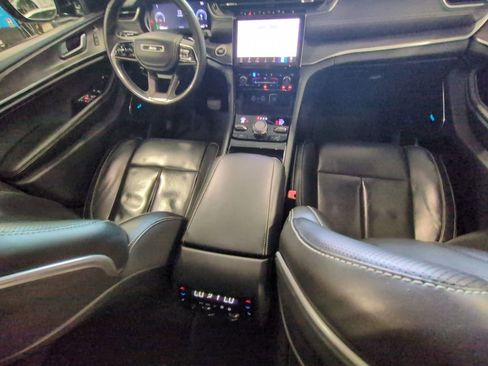 Used 2022 Jeep Grand Cherokee Overland w/ Luxury Tech Group IV image 30