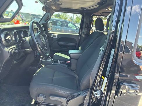 Used 2021 Jeep Wrangler Unlimited Sport AWD/4WD image 3