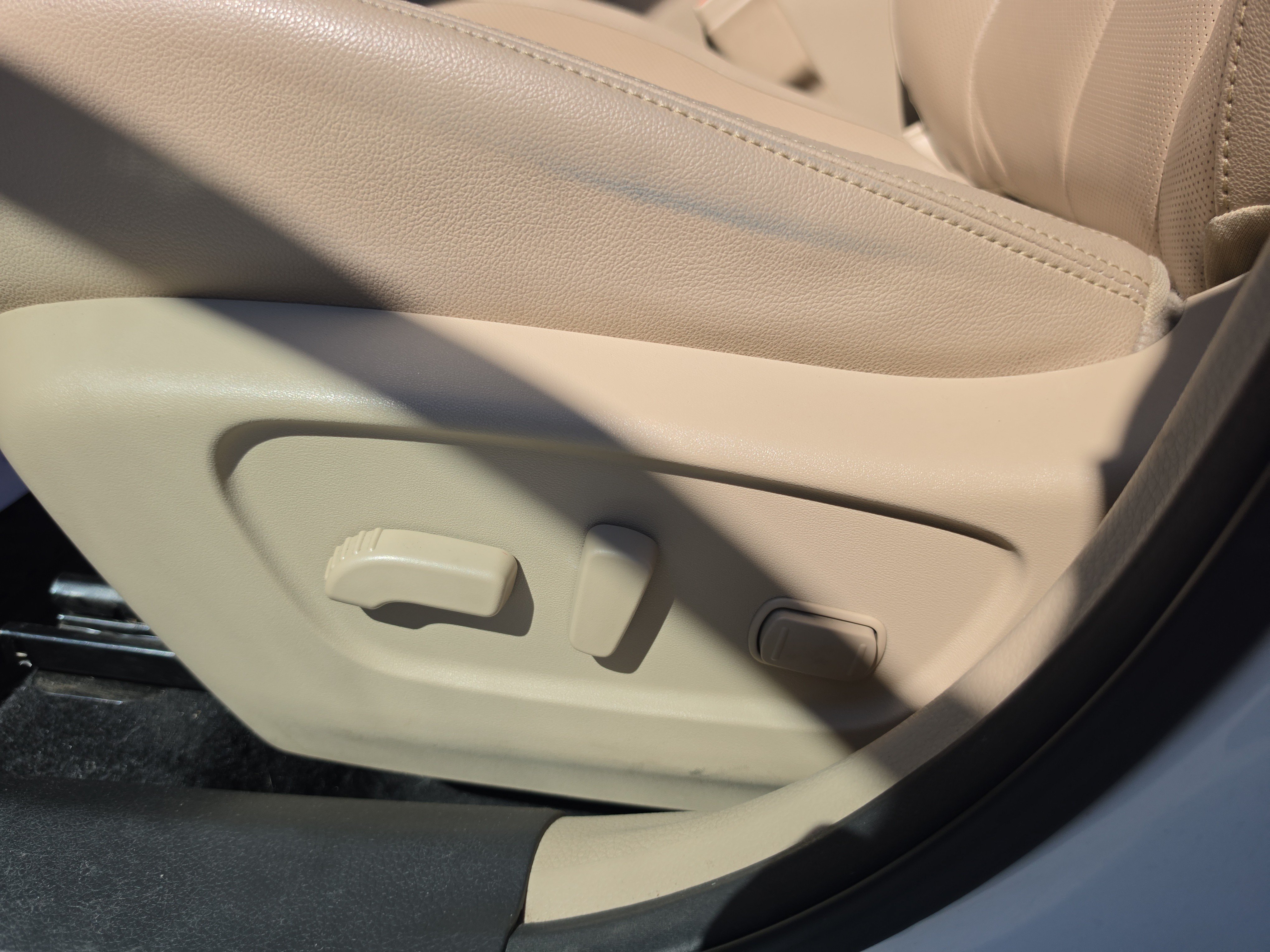 Used 2019 Nissan Rogue SL AWD/4WD image 13
