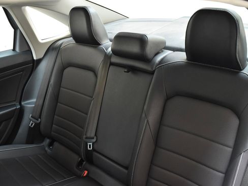 Used 2024 Volkswagen Jetta SE FWD image 18