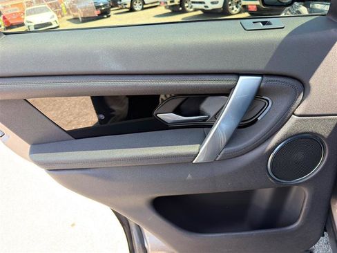 Used 2020 Land Rover Discovery Sport AWD/4WD image 19