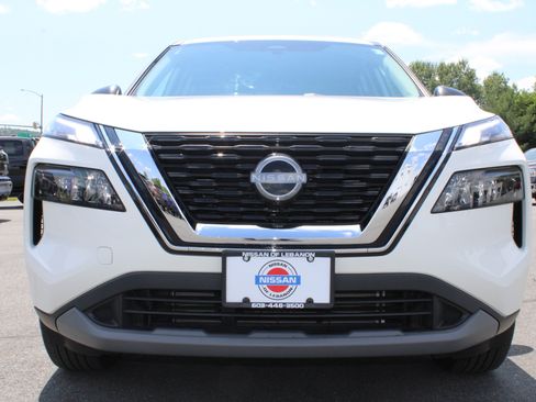 Used 2023 Nissan Rogue S AWD/4WD image 3