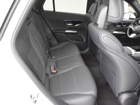 Used 2026 Mercedes-Benz GLC 300 4MATIC image 19