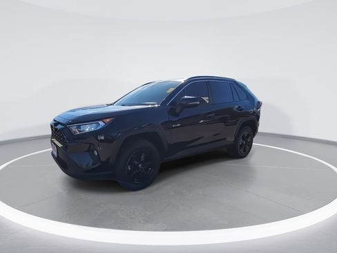 Used 2021 Toyota RAV4 XLE image 4