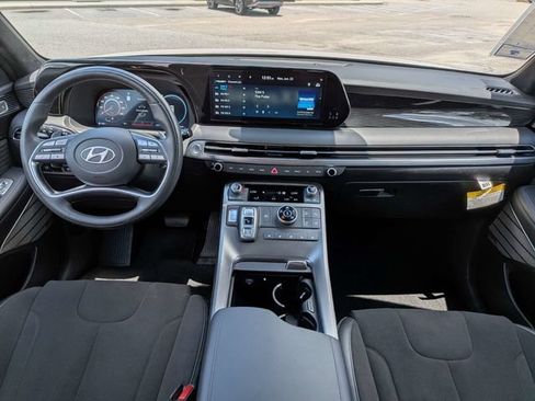 Used 2025 Hyundai Palisade Calligraphy AWD/4WD image 16