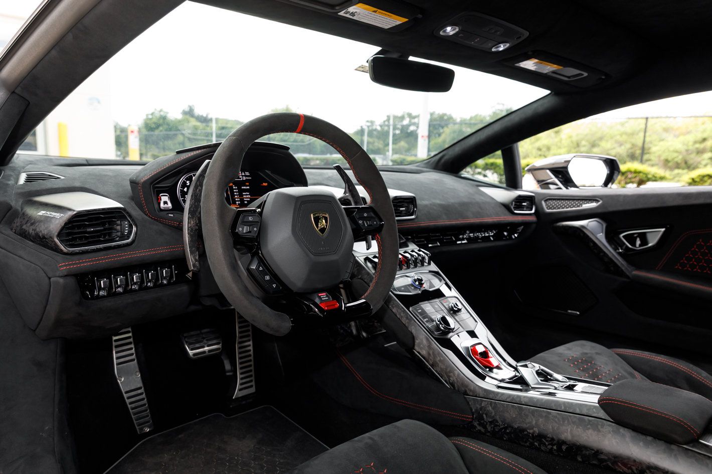 Used 2018 Lamborghini Huracan Performante AWD/4WD image 31