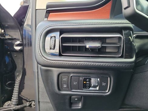 Certified 2021 Lincoln Nautilus Reserve w/ Equipment Group 201A image 21