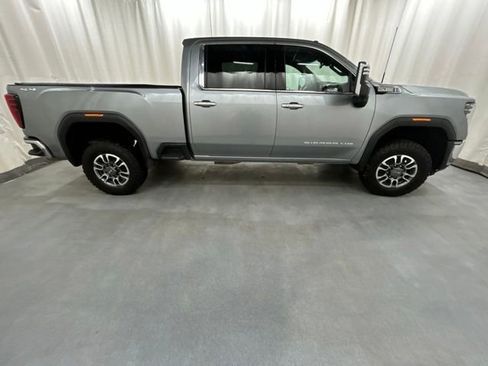 Used 2024 GMC Sierra 2500 SLT w/ SLT Convenience Package AWD/4WD image 7