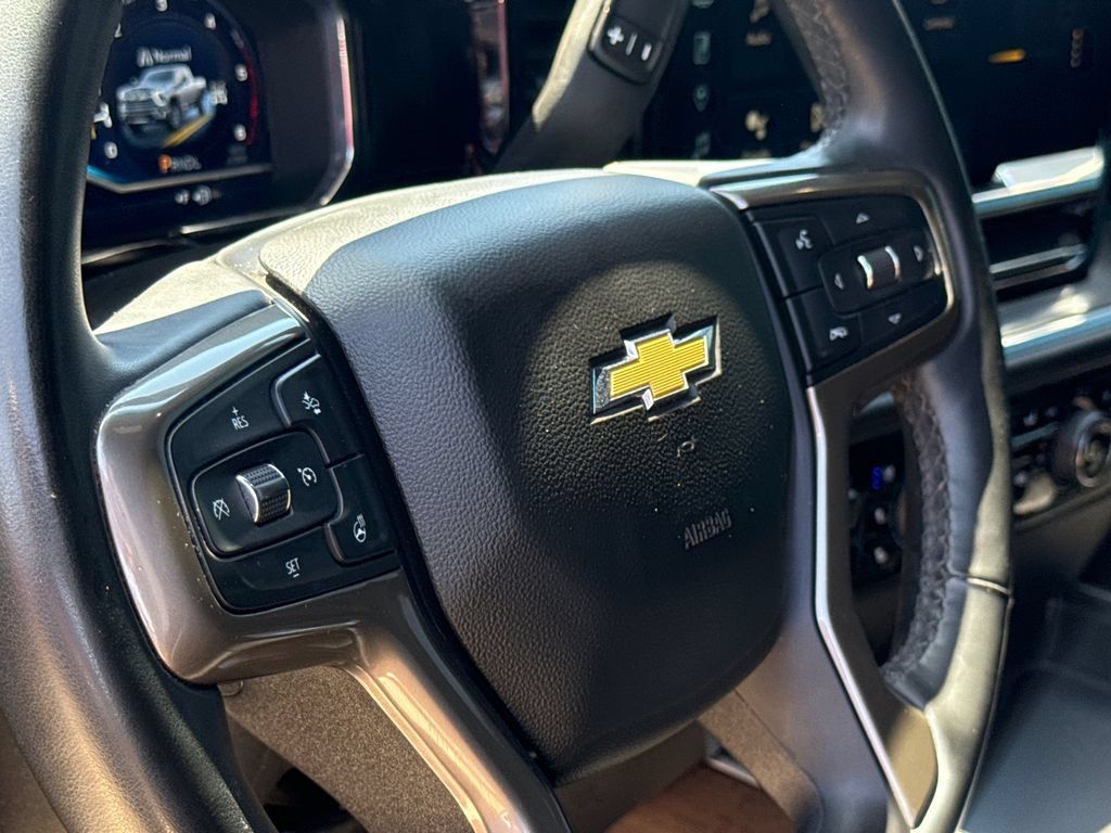 Used 2024 Chevrolet Silverado 3500 High Country w/ High Country Premium Package AWD/4WD image 29