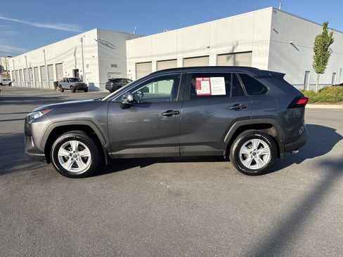 Used 2021 Toyota RAV4 XLE w/ Convenience Package AWD/4WD image 6