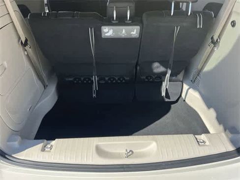 Used 2021 Chrysler Pacifica Limited w/ Uconnect Theater Family Group image 20