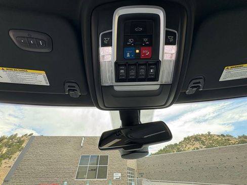 Used 2019 RAM 1500 Laramie AWD/4WD image 19