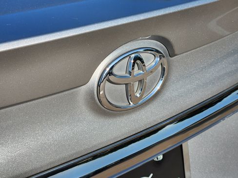 Used 2015 Toyota Camry SE FWD image 39