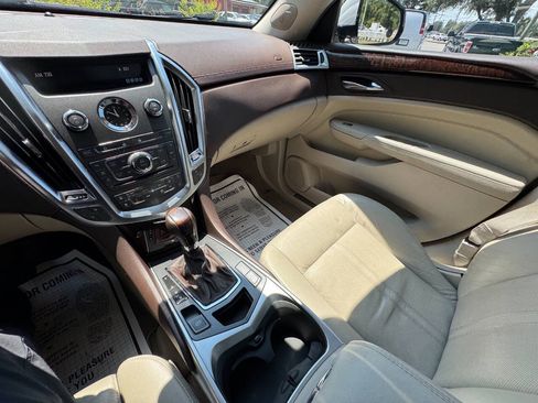 Used 2011 Cadillac SRX Luxury FWD image 18