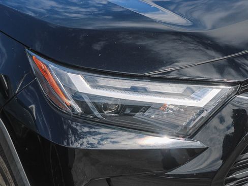 Used 2022 Toyota RAV4 XLE Premium FWD image 2