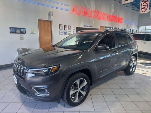 Used 2019 Jeep Cherokee Limited AWD/4WD image 7