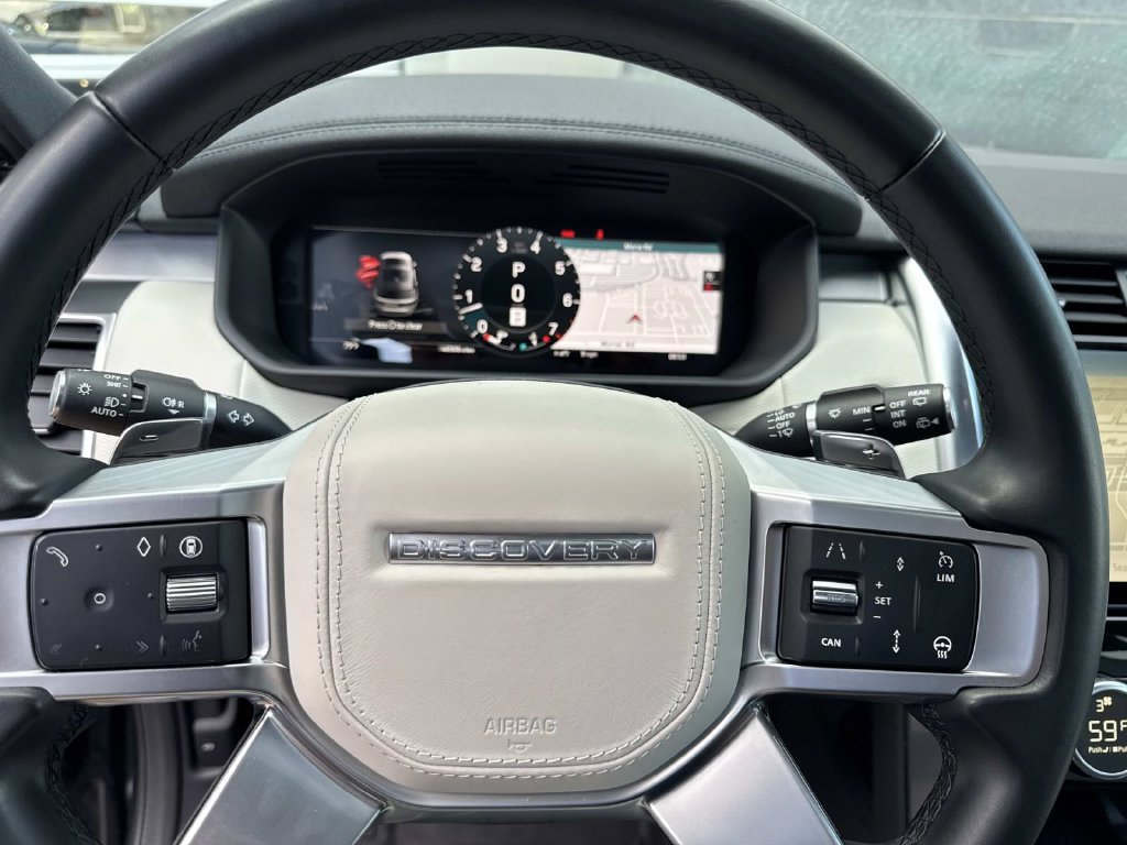 Certified 2024 Land Rover Discovery Dynamic SE AWD/4WD image 29