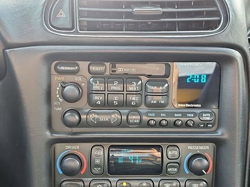 Used 2004 Chevrolet Corvette Base w/ Preferred Equipment Group image 11