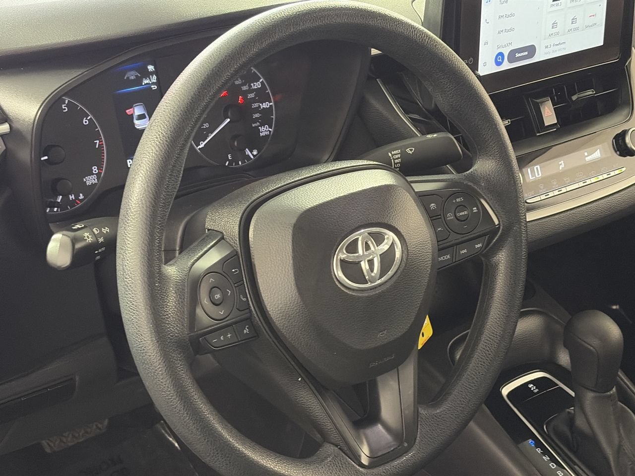 Used 2025 Toyota Corolla LE FWD image 12